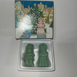 Avon Christmas Carollers Fragranced Soaps Vintage VTG Special Occasion Set of 2